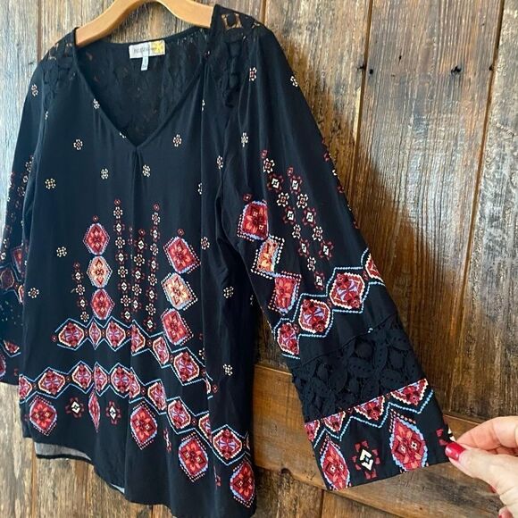 Figueroa & Flower S Black BOHO Relaxed Oversized Lace Floral Front Tie Blouse - Picture 7 of 8